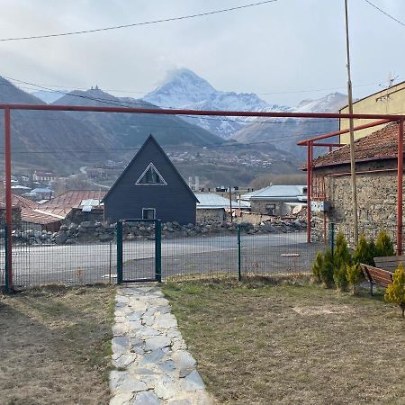 Uptown Boutique Kazbegi Hotel Buitenkant foto