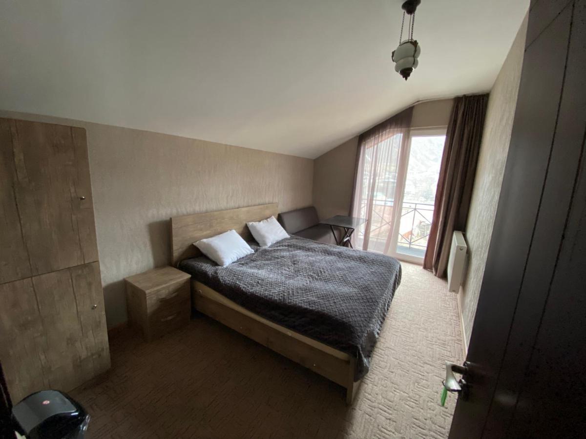 Uptown Boutique Kazbegi Hotel Buitenkant foto