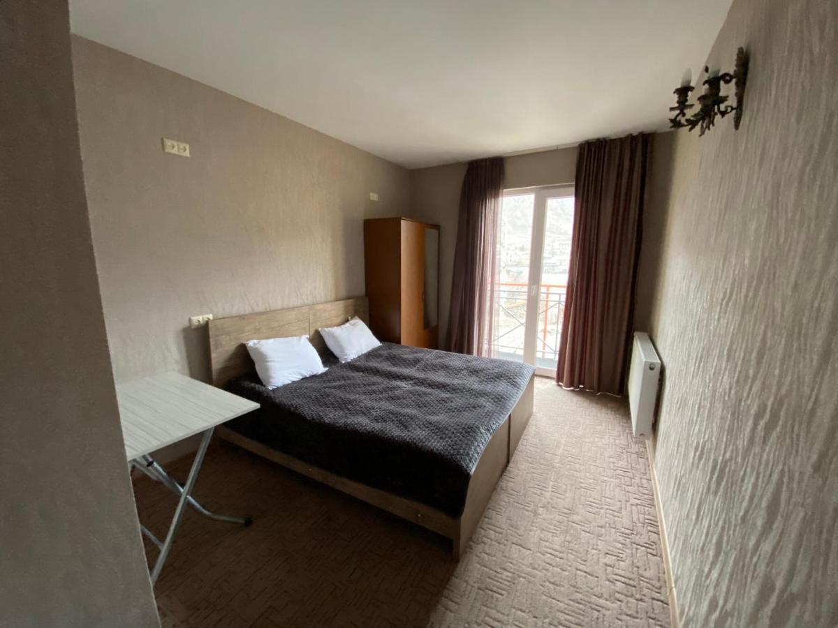 Uptown Boutique Kazbegi Hotel Buitenkant foto