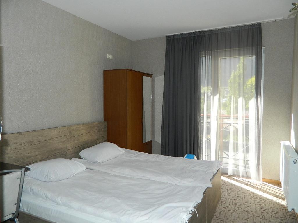Uptown Boutique Kazbegi Hotel Buitenkant foto