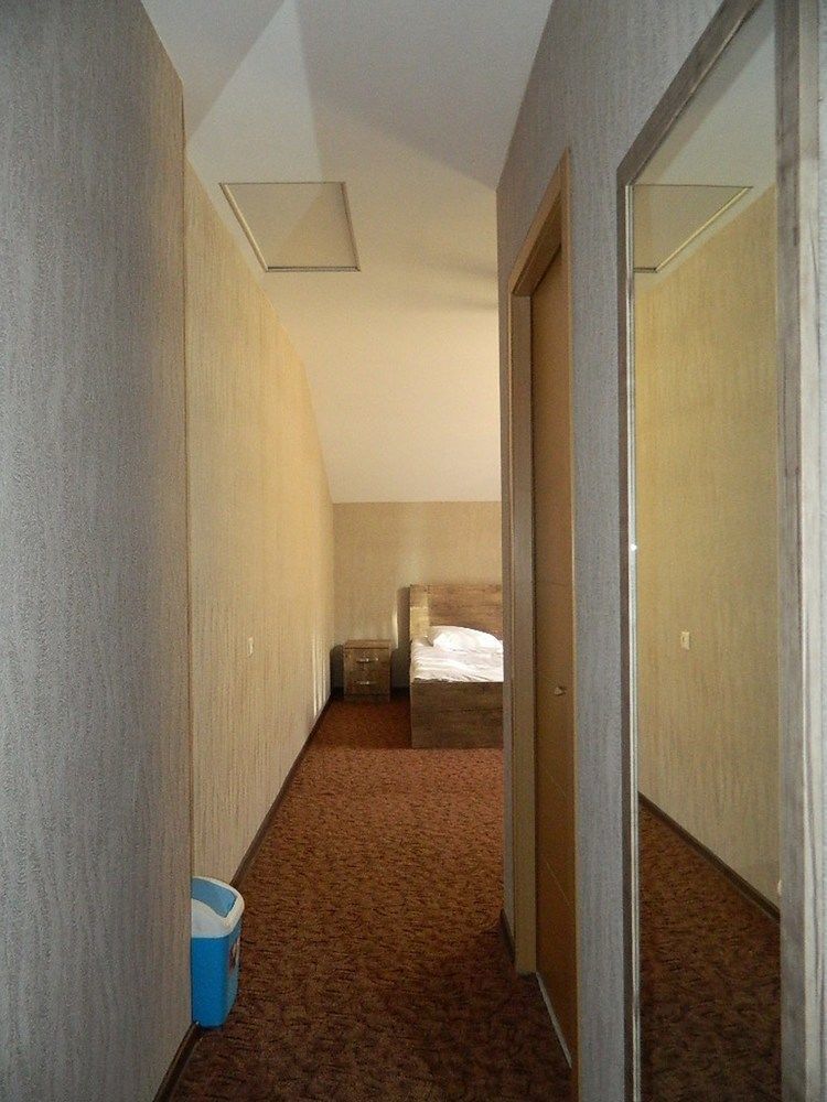 Uptown Boutique Kazbegi Hotel Buitenkant foto