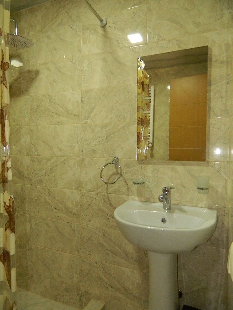 Uptown Boutique Kazbegi Hotel Buitenkant foto