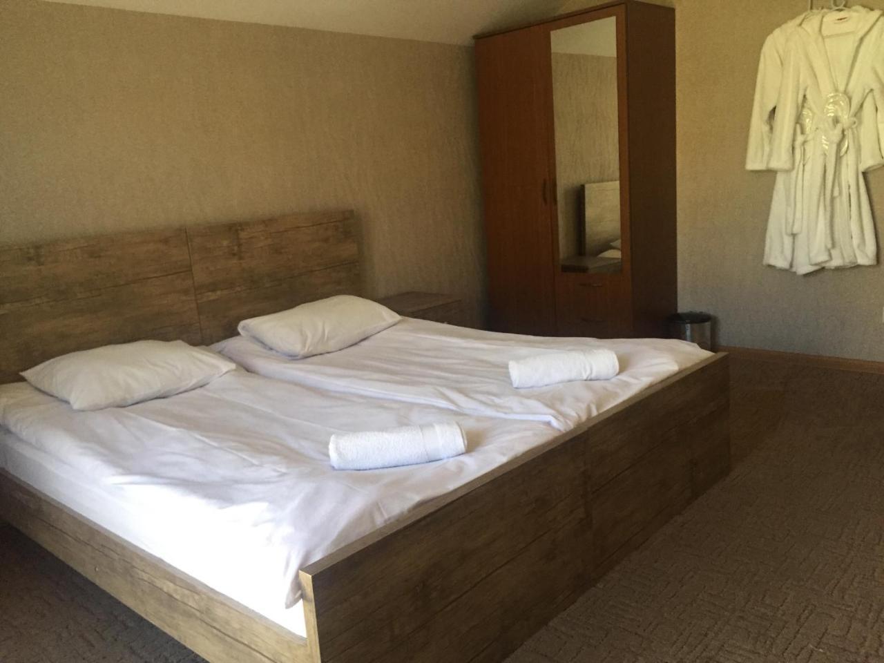 Uptown Boutique Kazbegi Hotel Buitenkant foto