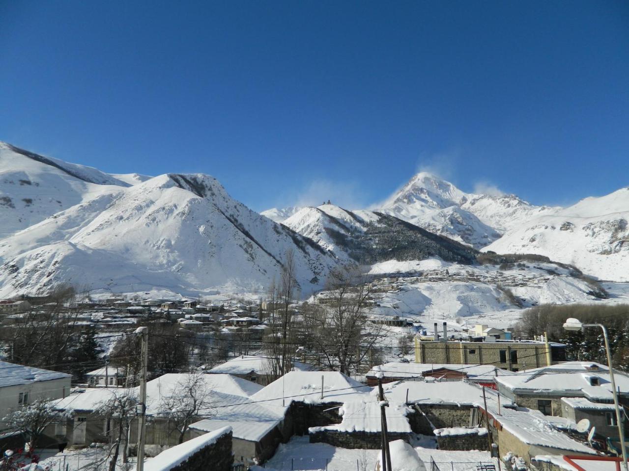 Uptown Boutique Kazbegi Hotel Buitenkant foto